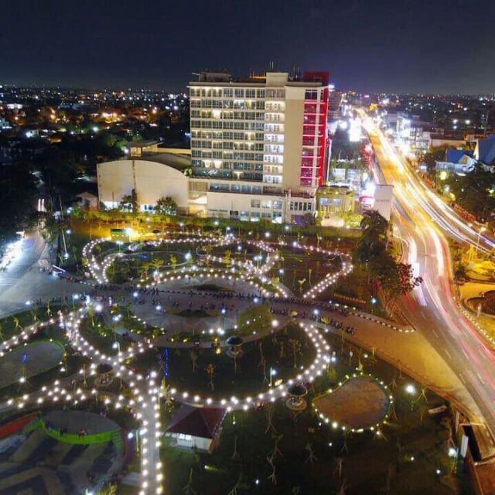 The Premiere Hotel Pekanbaru Εξωτερικό φωτογραφία