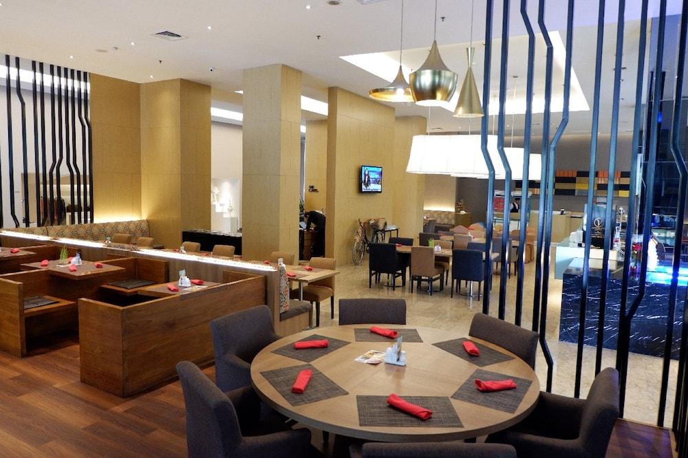 The Premiere Hotel Pekanbaru Εξωτερικό φωτογραφία
