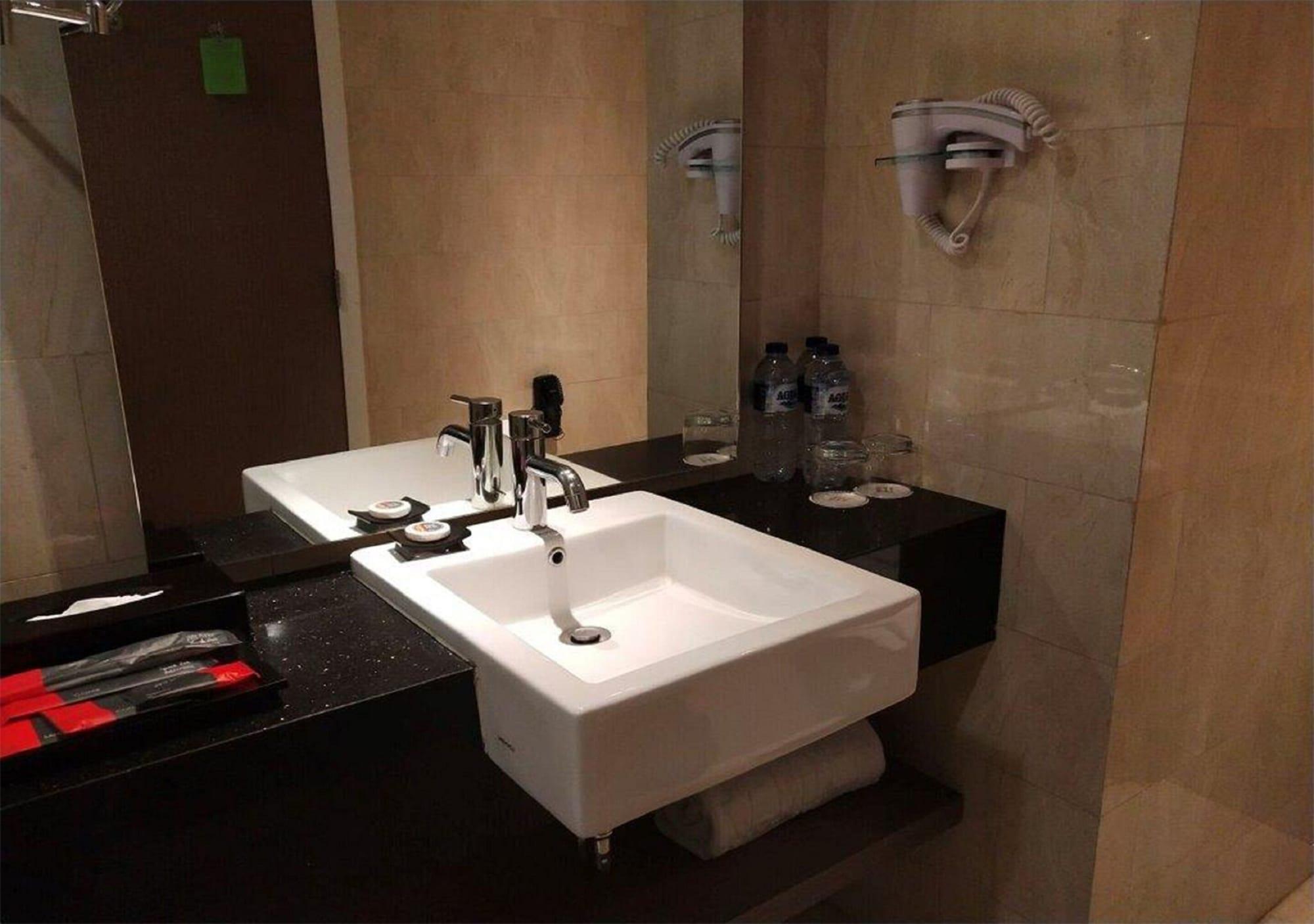 The Premiere Hotel Pekanbaru Εξωτερικό φωτογραφία