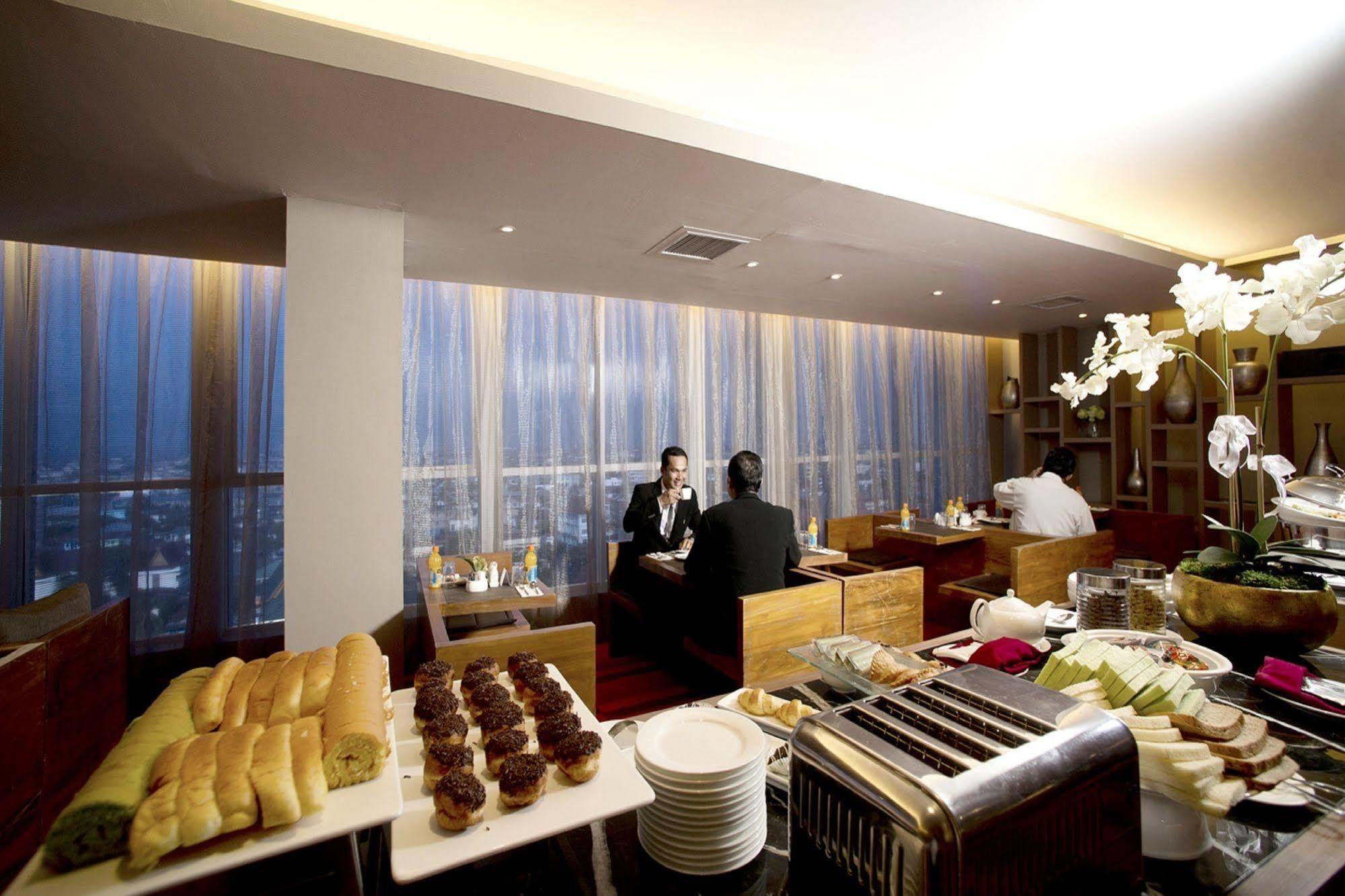 The Premiere Hotel Pekanbaru Εξωτερικό φωτογραφία